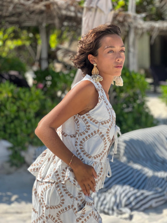 Chaleco tiras blanco bordado