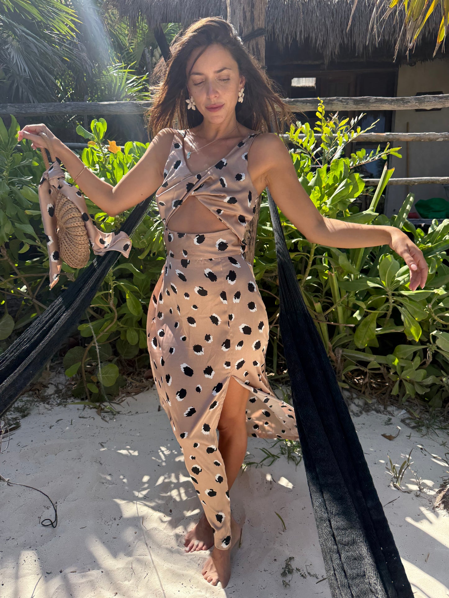 Vestido Dakota satén champagne