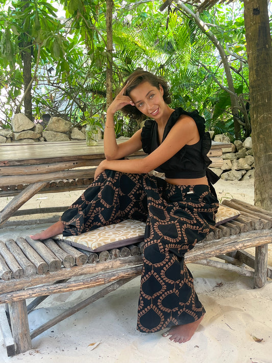 Pantalón Tulum negro bordado