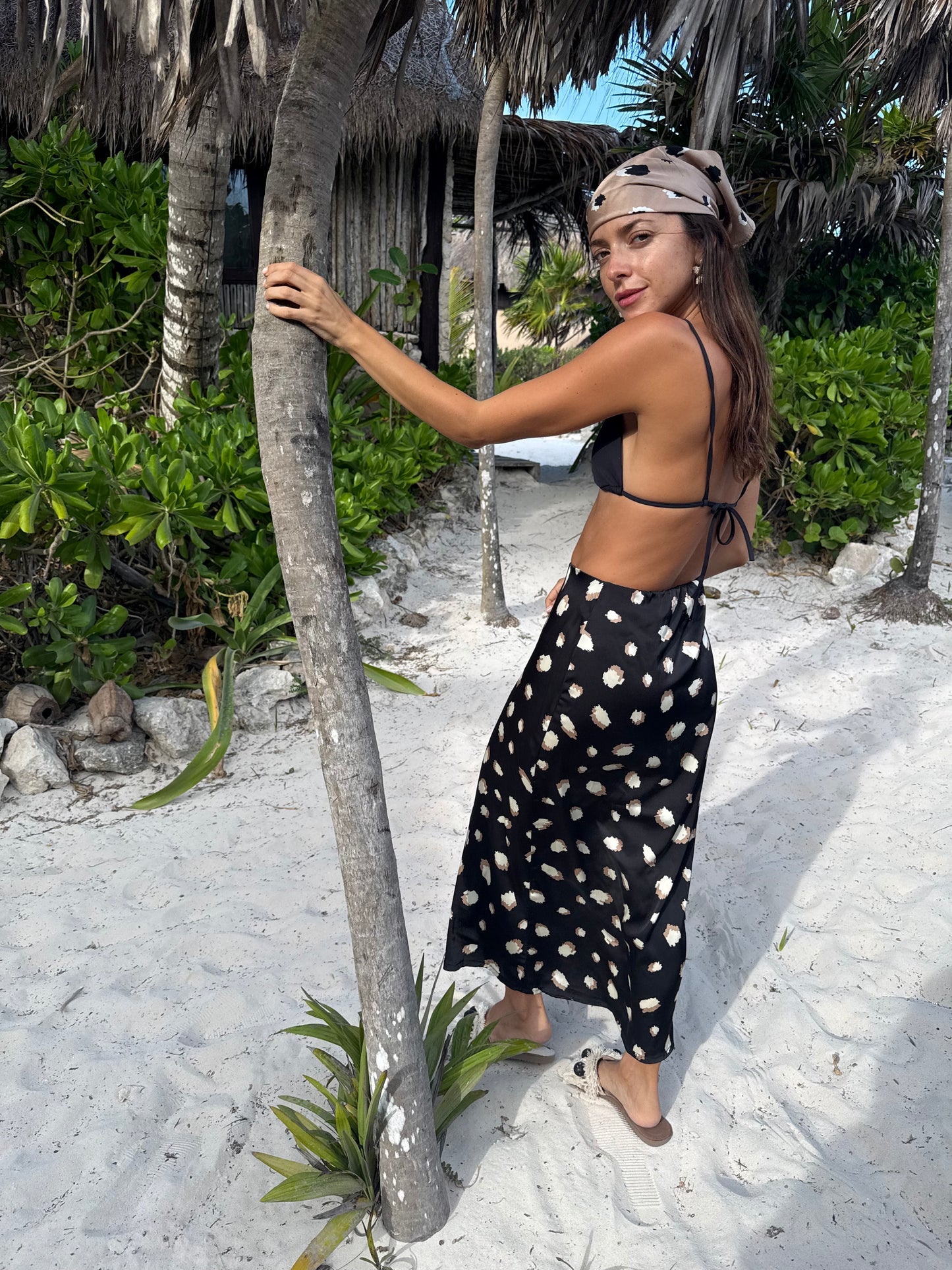 Falda Emilia satén print negro