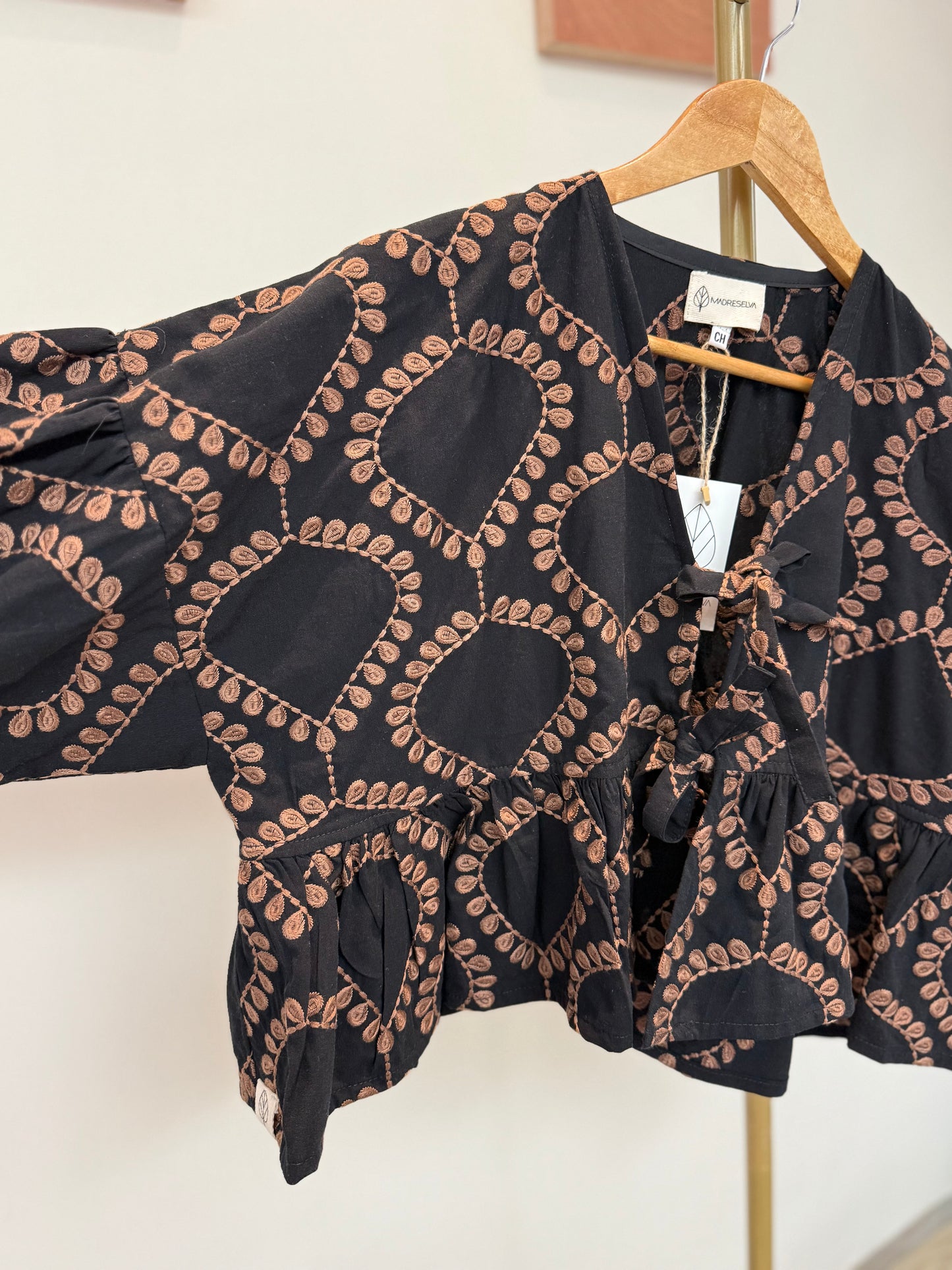 Saco Antonela negro bordado