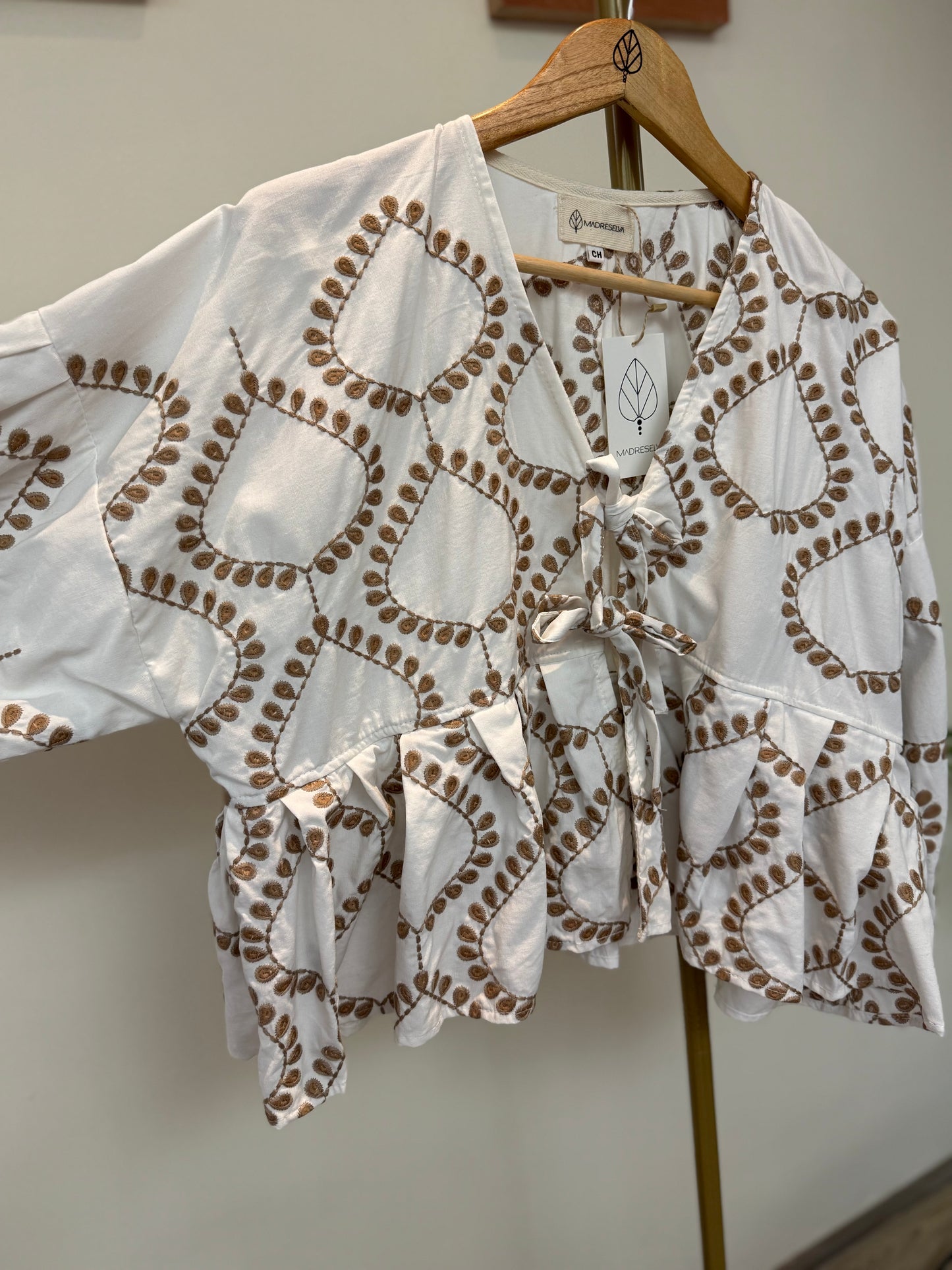 Saco Antonela blanco bordado