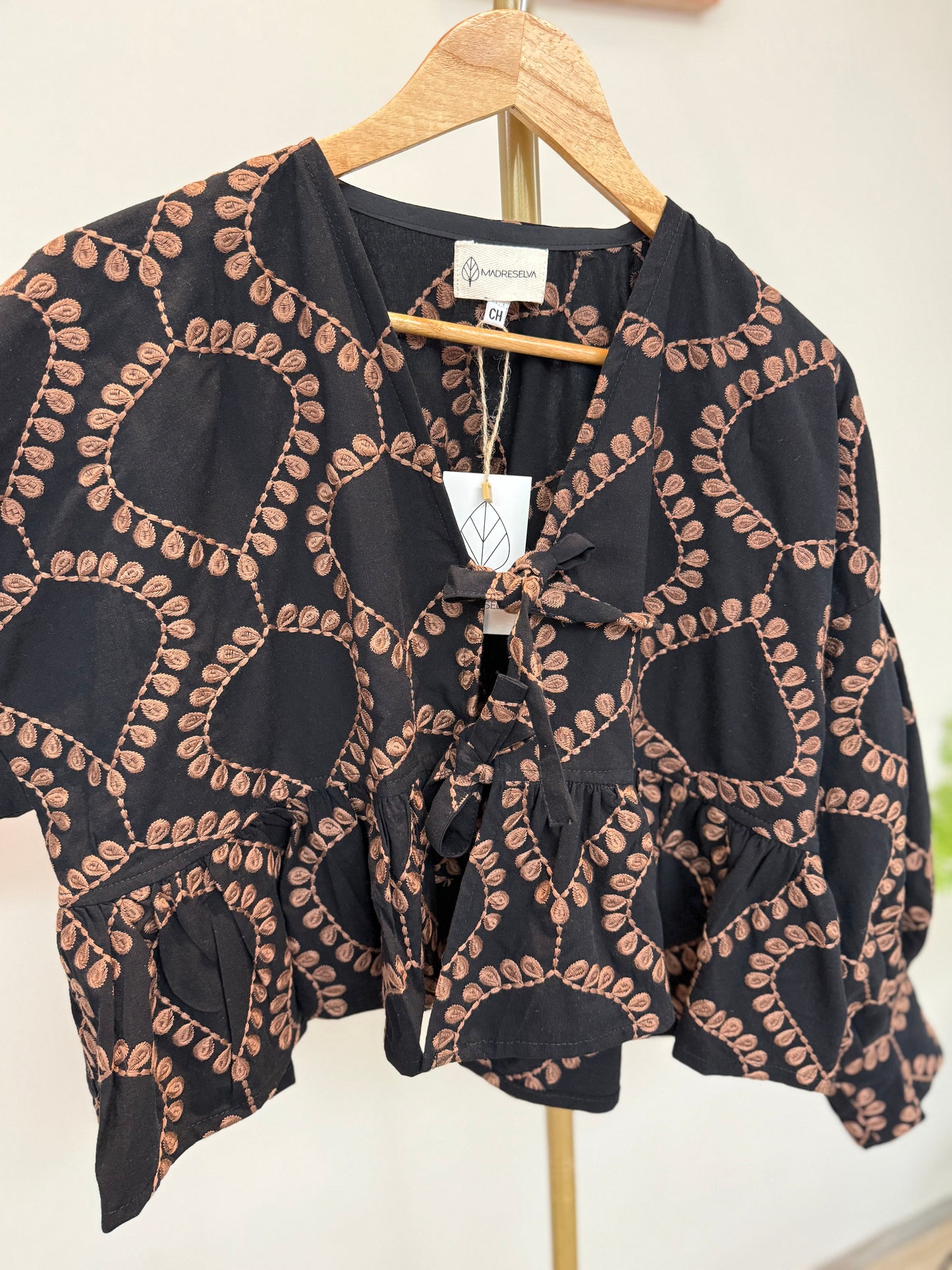 Saco Antonela negro bordado