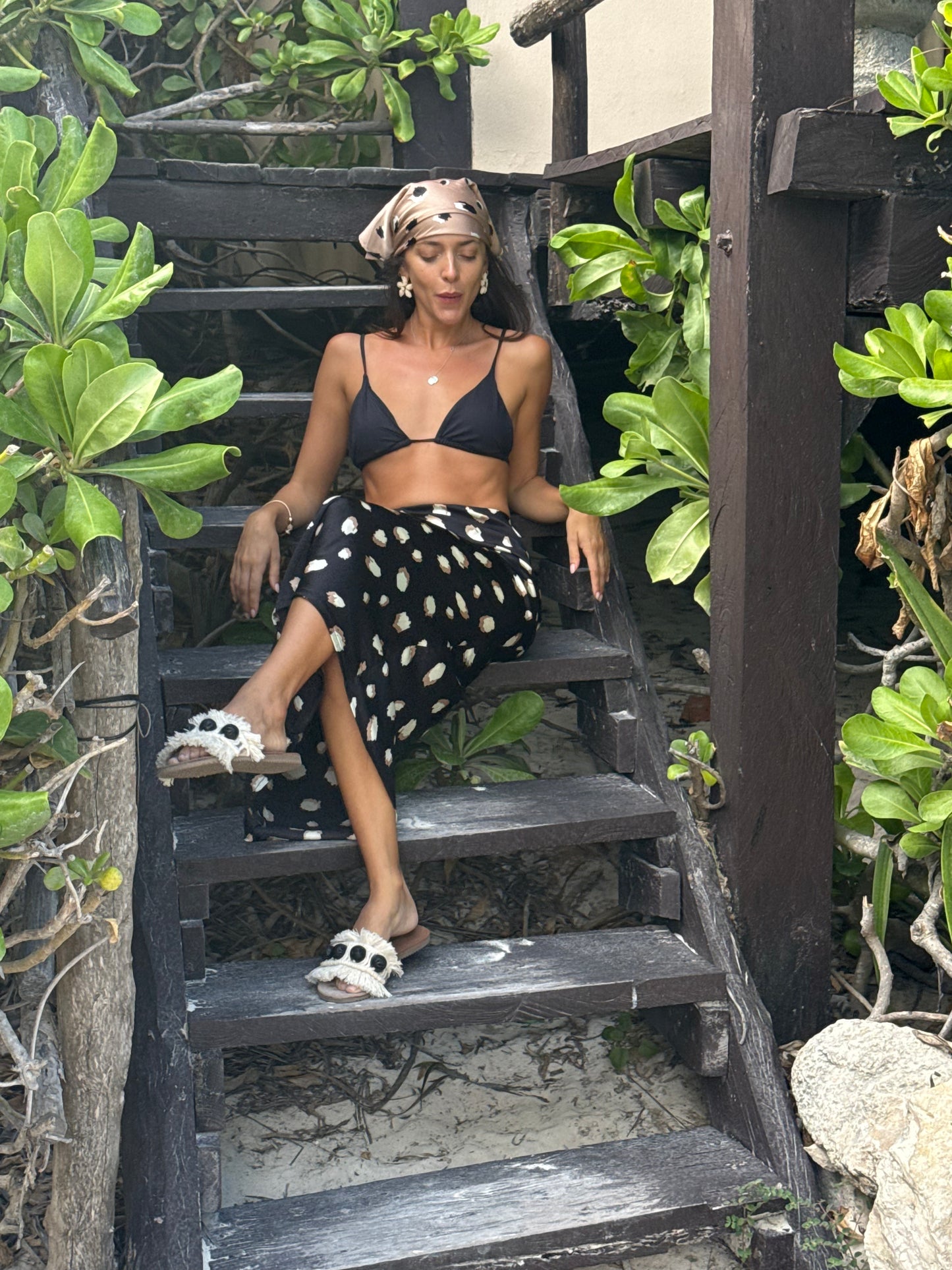 Falda Emilia satén print negro