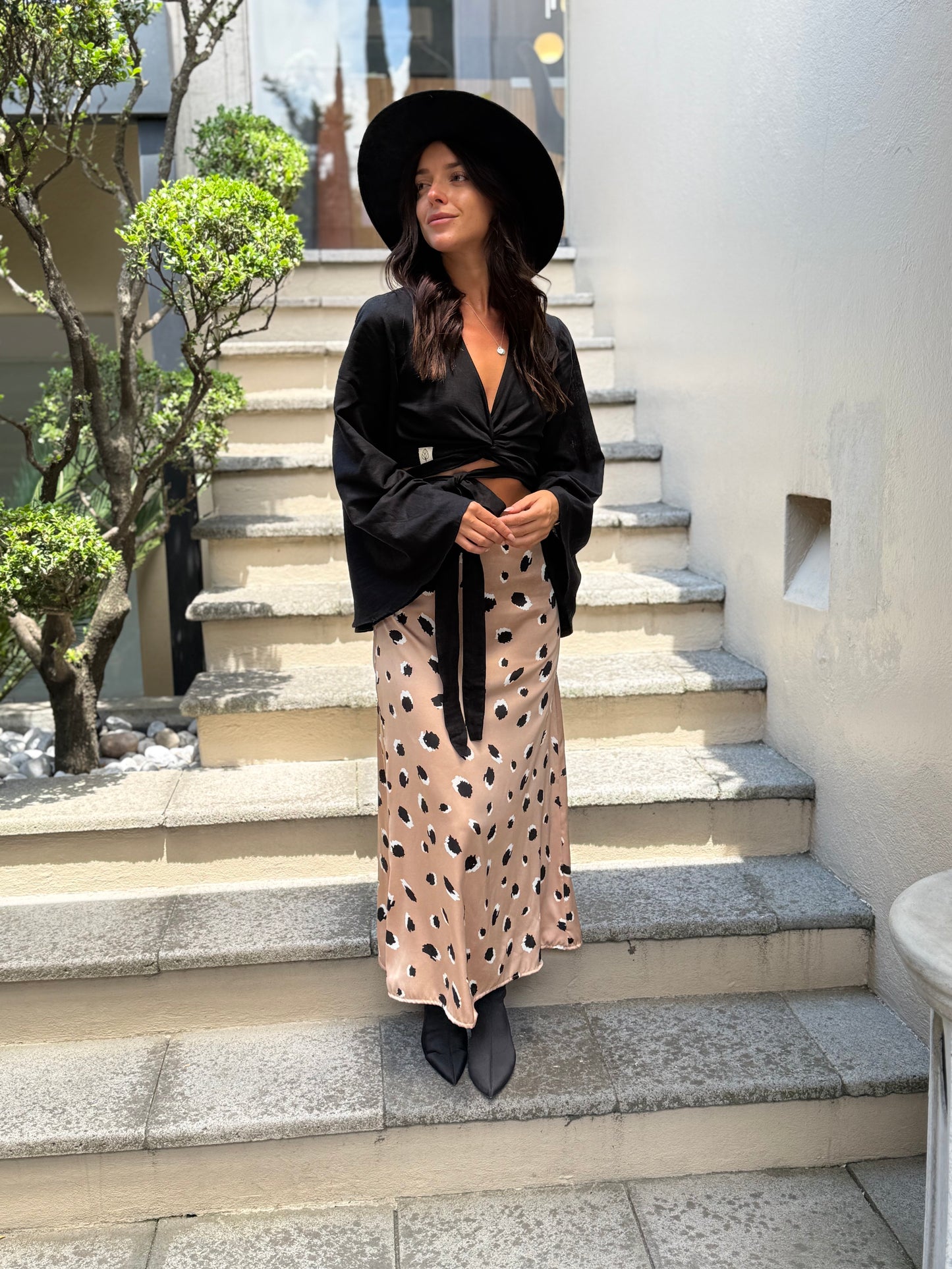 Falda Emilia satén print champagne