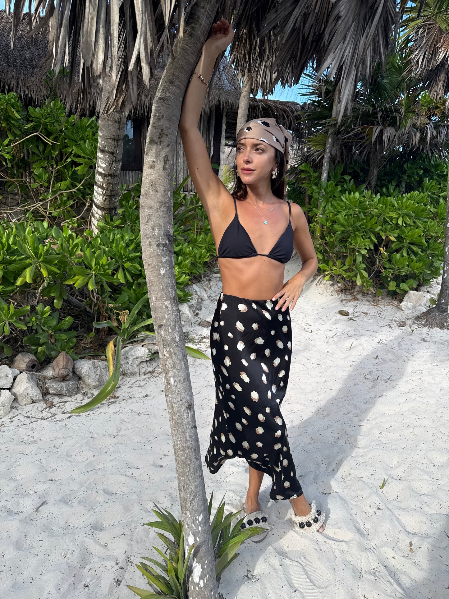 Falda Emilia satén print negro